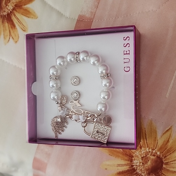 Guess Jewelry - NWT GUESS BRACELET AND EARRINGS